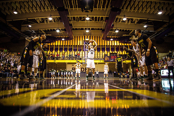 2013 LCHS Boys Basketball vs UHigh-17